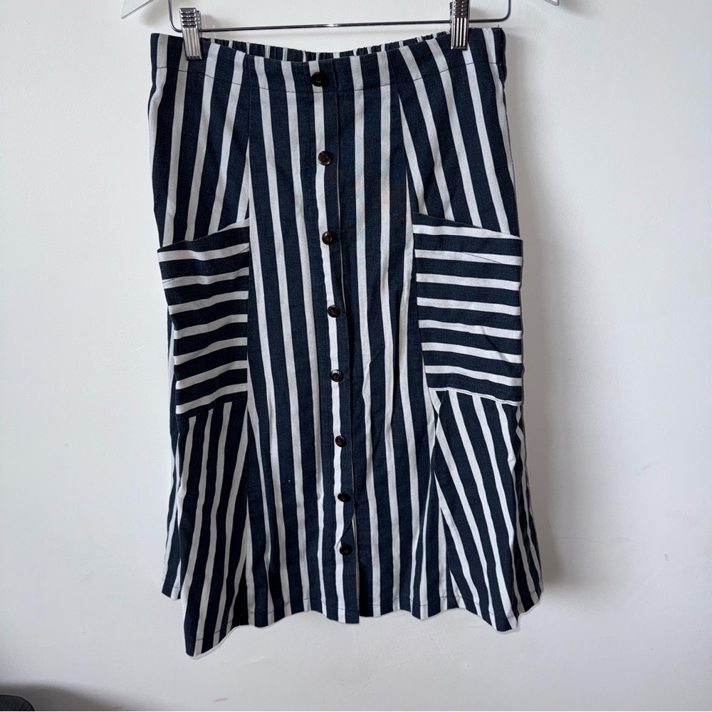 MetroWear Navy & White Striped Button Front Skirt with Pockets | Size M